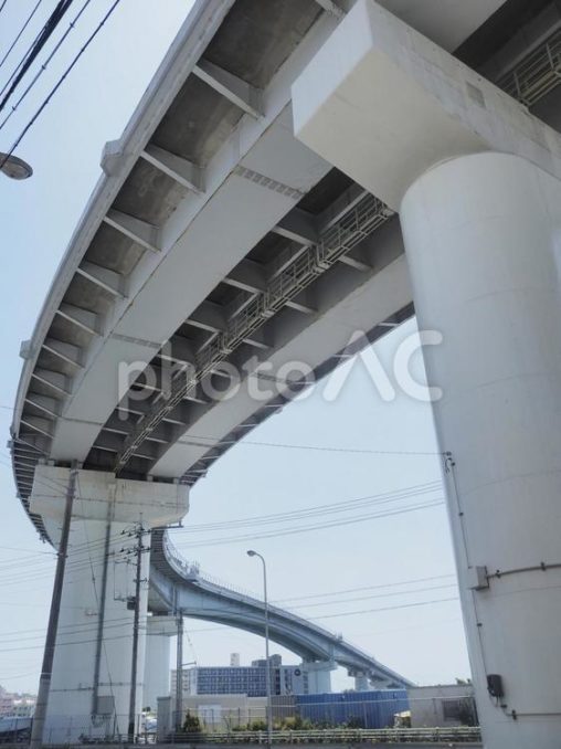 泊大橋の橋脚（沖縄県那覇市）