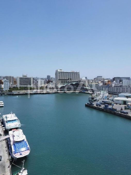 泊港（泊大橋からの眺め、沖縄県那覇市）