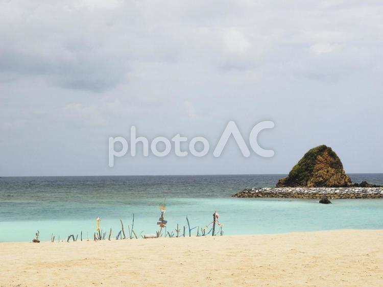 金武ビーチの砂浜（沖縄県金武町）