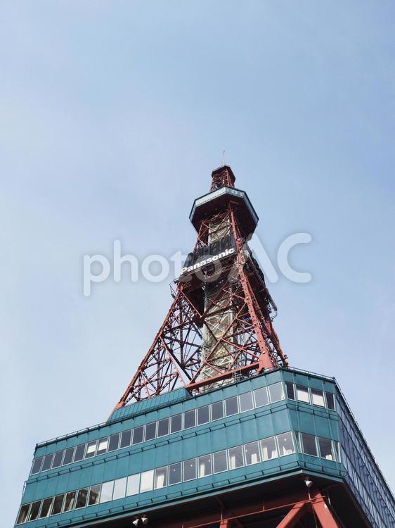 春のさっぽろテレビ塔（北海道、大通公園）