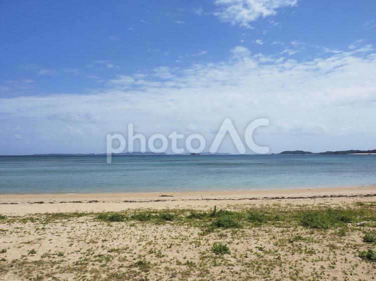 漢那ビーチ、海と青空（沖縄県宜野座村）
