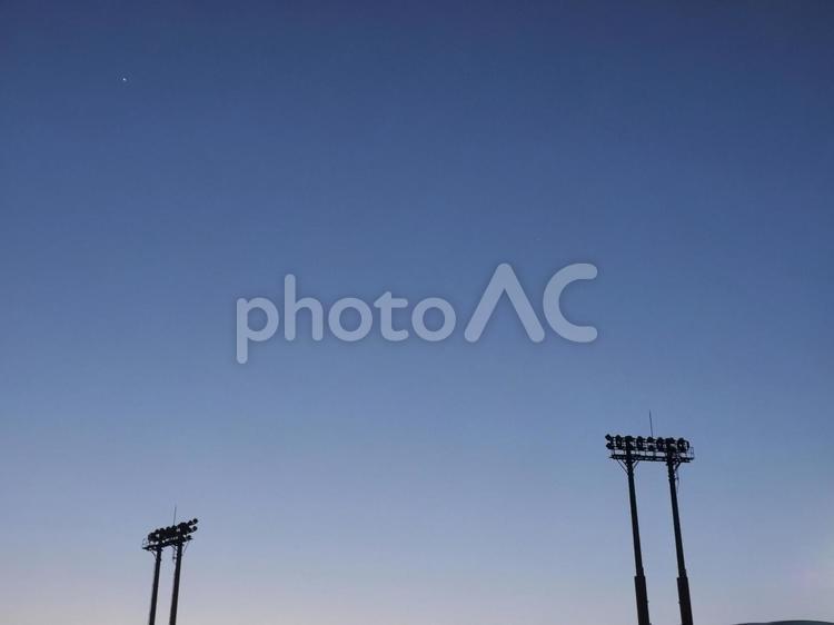 スタジアムのシルエット（沖縄県名護市）