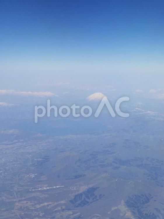 洞爺湖と羊蹄山〔空撮〕（北海道）