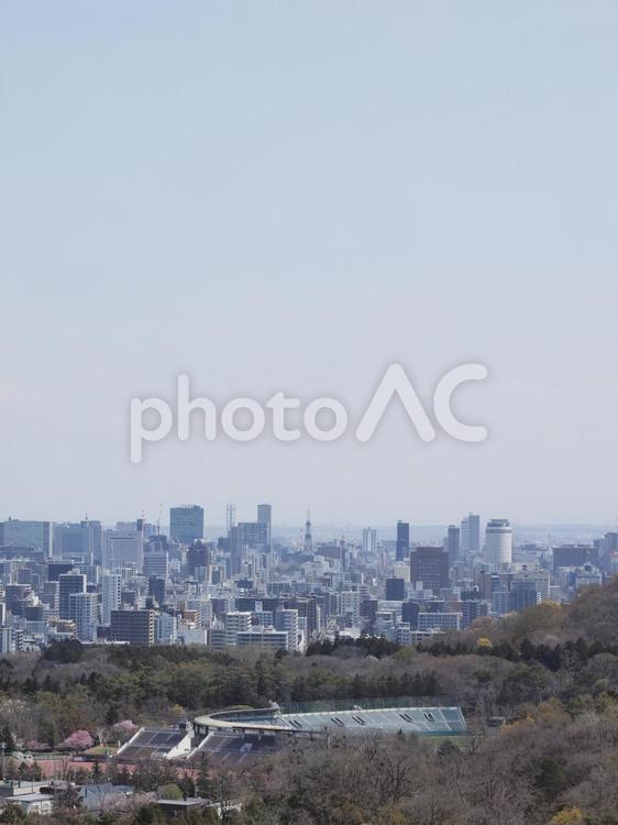 春の札幌市遠景（北海道札幌市、荒井山）