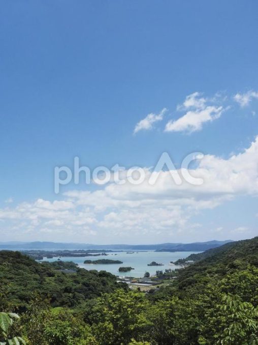 羽地内海の遠景（沖縄県名護市）