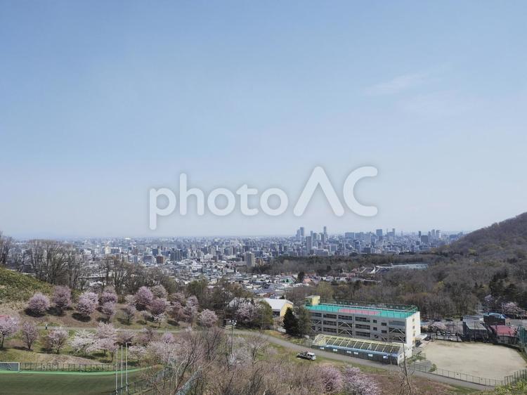 荒井山から眺めた春の札幌市遠景（北海道）