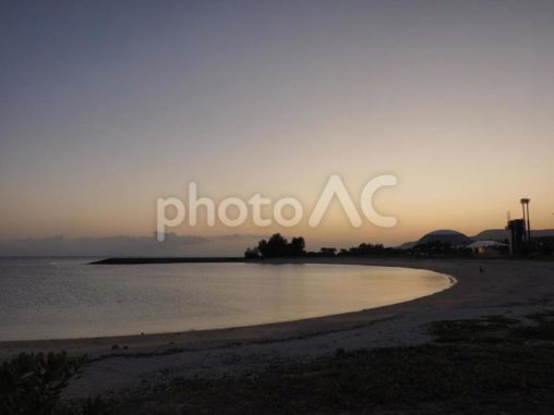 夕暮れの21世紀の森ビーチ（沖縄県名護）