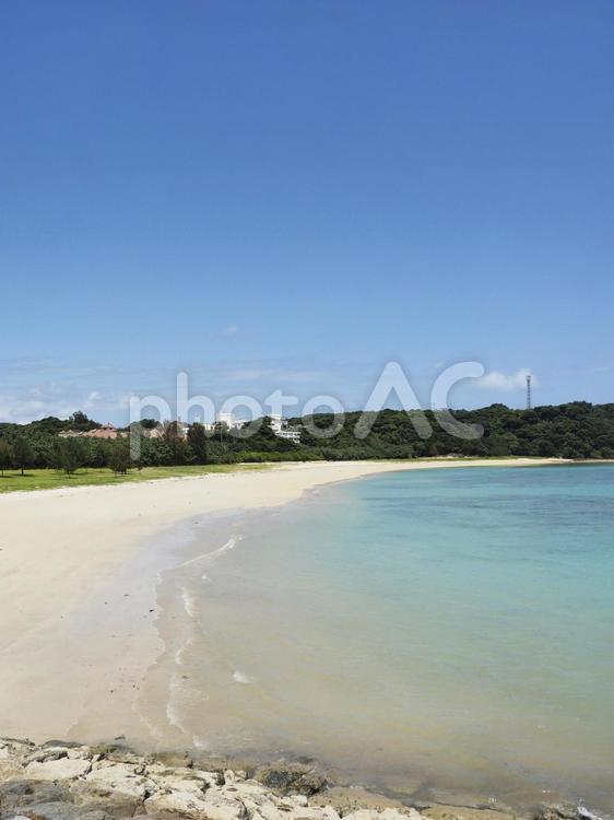 漢那ビーチ、青い海と空（沖縄県宜野座村）