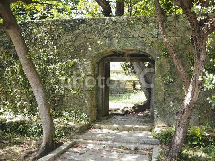 崇元寺公園の門（沖縄県那覇市）