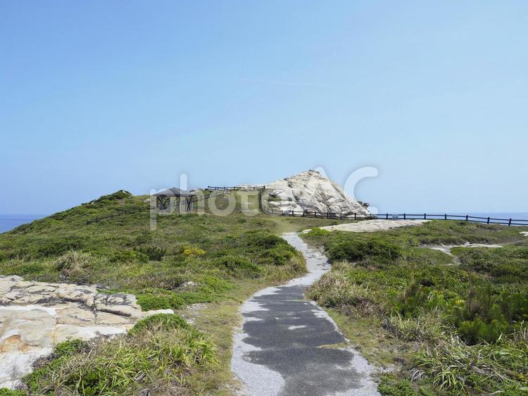 阿波連岬の遊歩道（渡嘉敷島）
