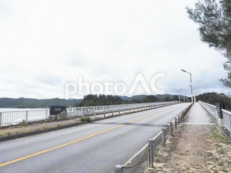 屋我地大橋（沖縄県名護市）