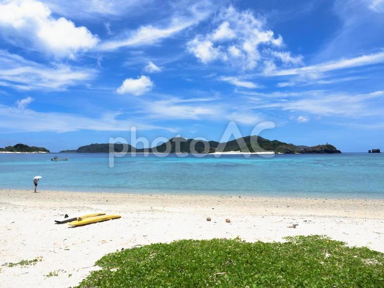 美しい海と砂浜（座間味島）