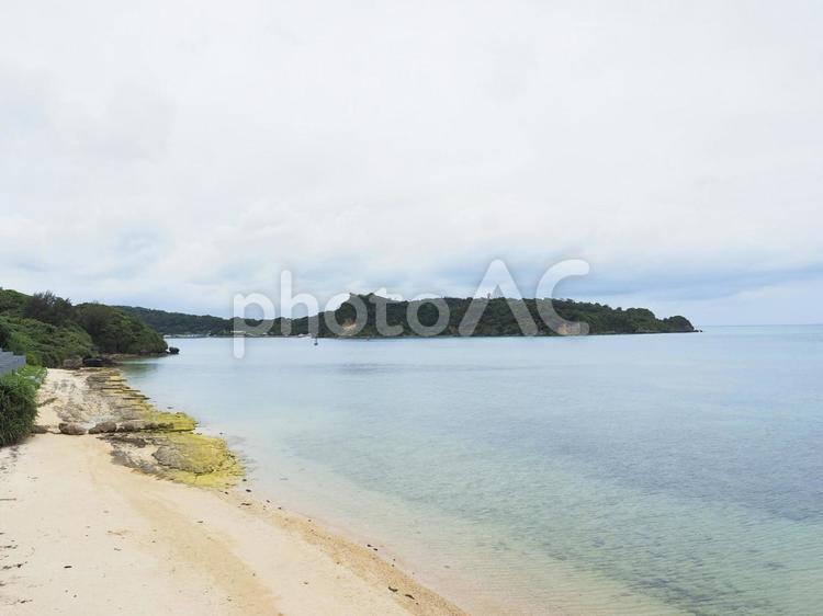 古宇利大橋南詰展望所の砂浜