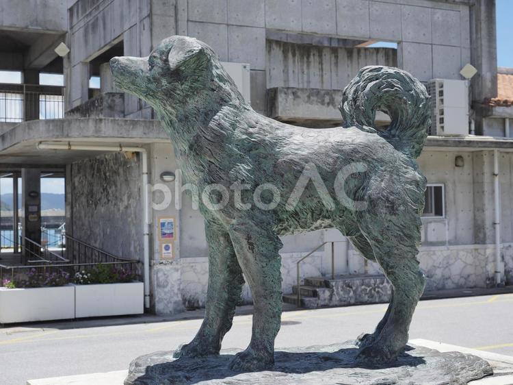 シロの像、阿嘉島（沖縄県座間味村）