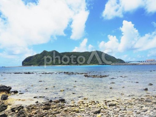 阿嘉ビーチから眺める慶留間島（座間味村）