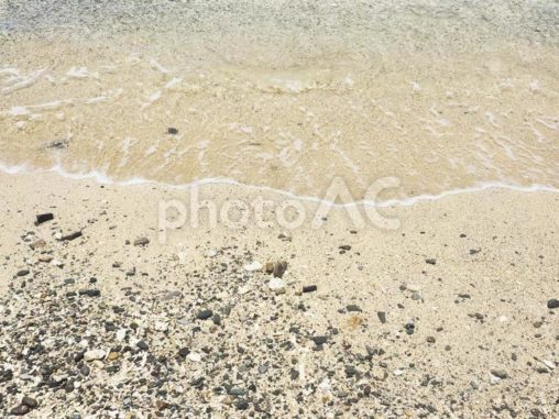 波打ち際、阿嘉ビーチ（沖縄県座間味村）