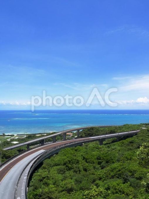 ニライカナイ橋（沖縄県南城市）