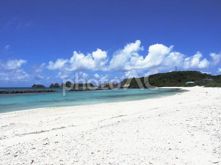 美しい海と白い砂浜（前浜ビーチ、阿嘉島）