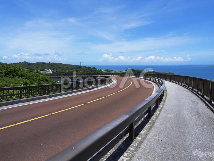 ニライカナイ橋からの景色（沖縄県南城市）