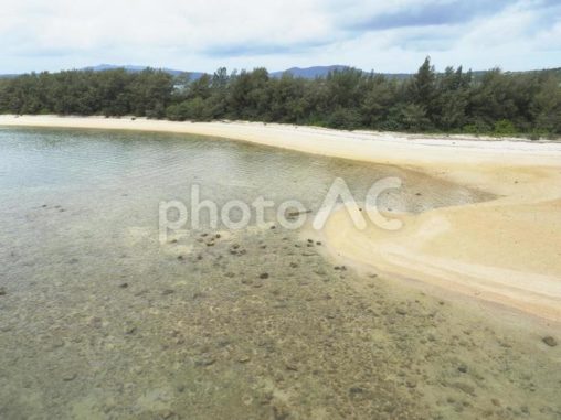屋我地島の浜（沖縄県名護市）