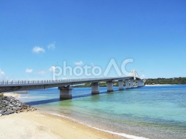 瀬底大橋（沖縄県本部町）