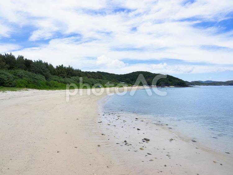 広い砂浜、阿真ビーチ（座間味島）