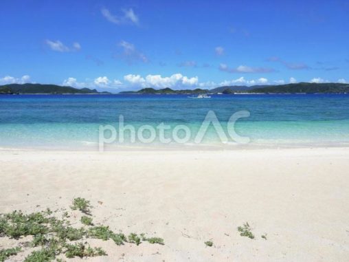 美しい砂浜、ニシバマビーチ（座間味村）