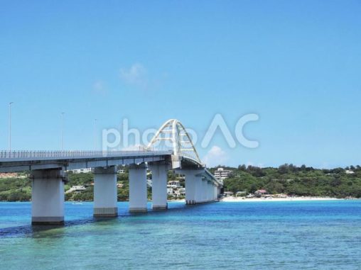 瀬底大橋（沖縄県本部町）