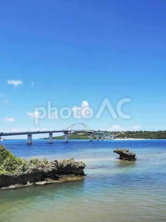 瀬底大橋（沖縄県本部町）