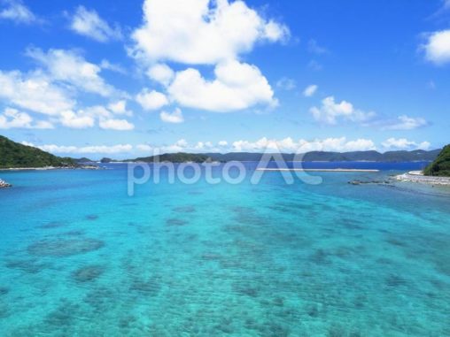 エメラルドグリーンの海（阿嘉島）