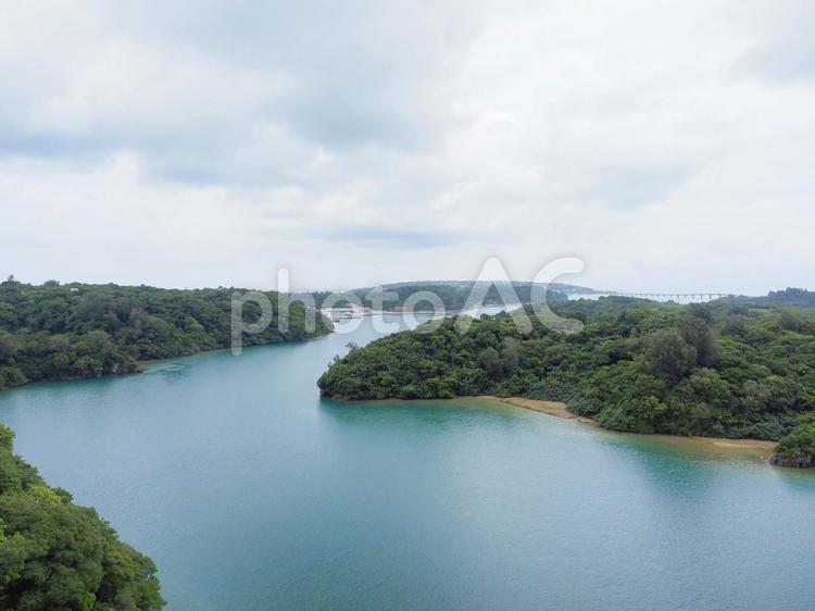 ワルミ大橋からの眺め（沖縄県名護市）