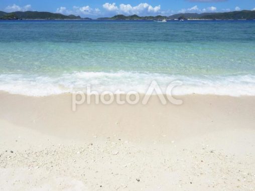 美しい海の波打ち際