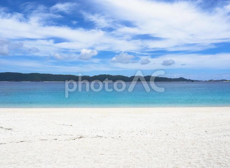 美しい海と白い砂浜（座間味島）