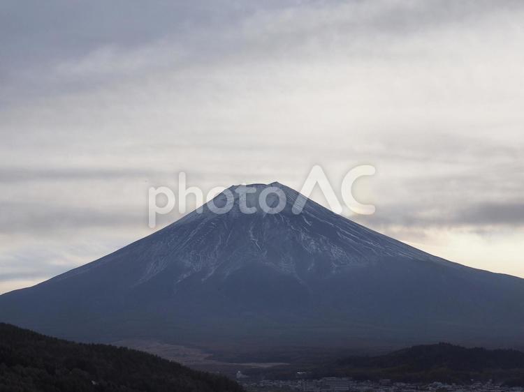 夕暮れの富士山