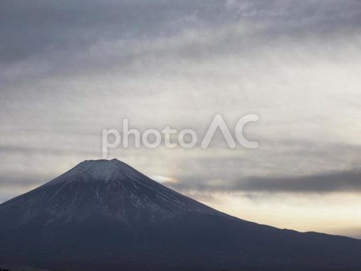 夕暮れの富士山