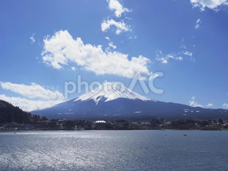 冬の富士山と河口湖