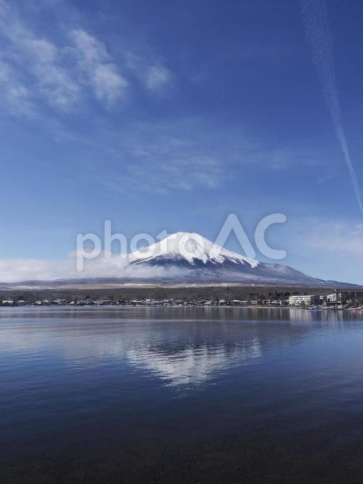 冬の富士山と山中湖